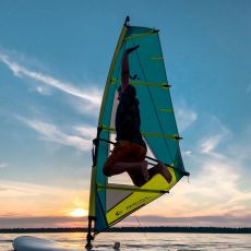 27 szkola windsurfingu nad jeziorem Habenda.jpg