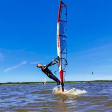 29 szkola windsurfingu nad jeziorem Habenda.jpg